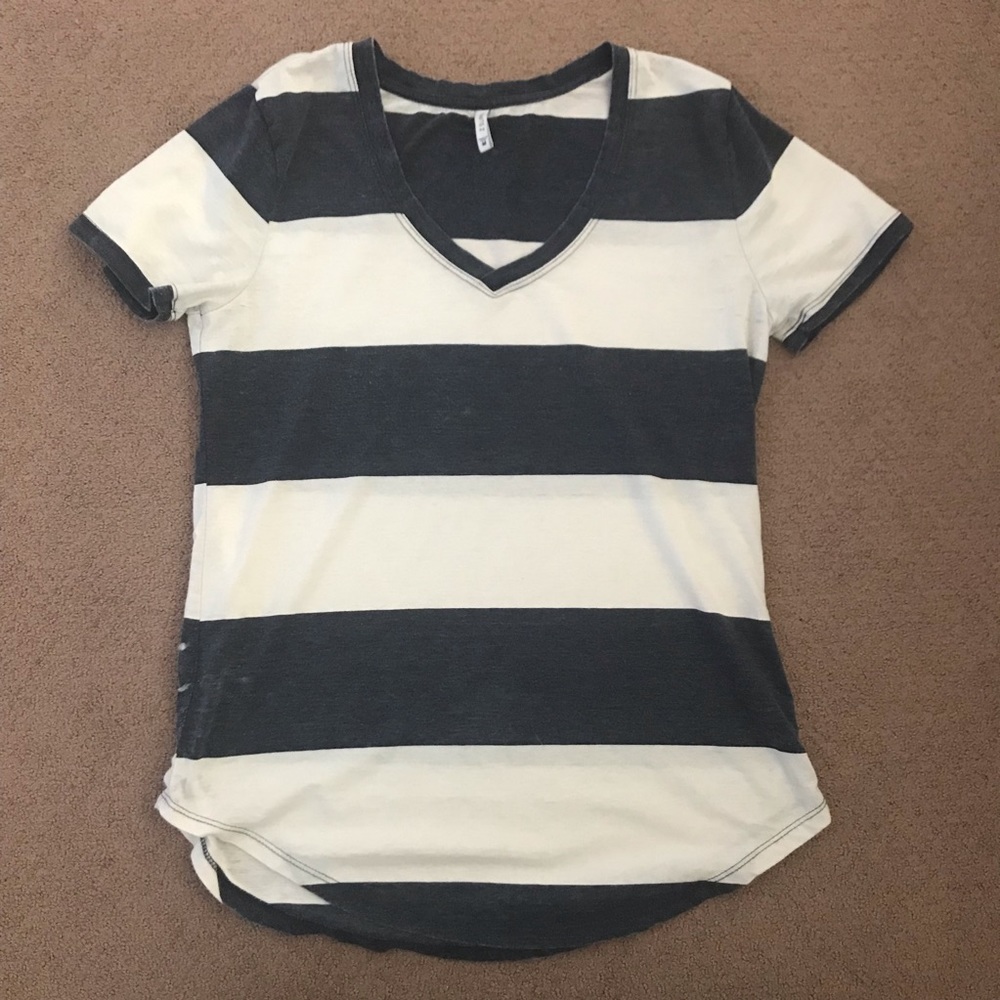 Z Supply soft v-neck tshirt